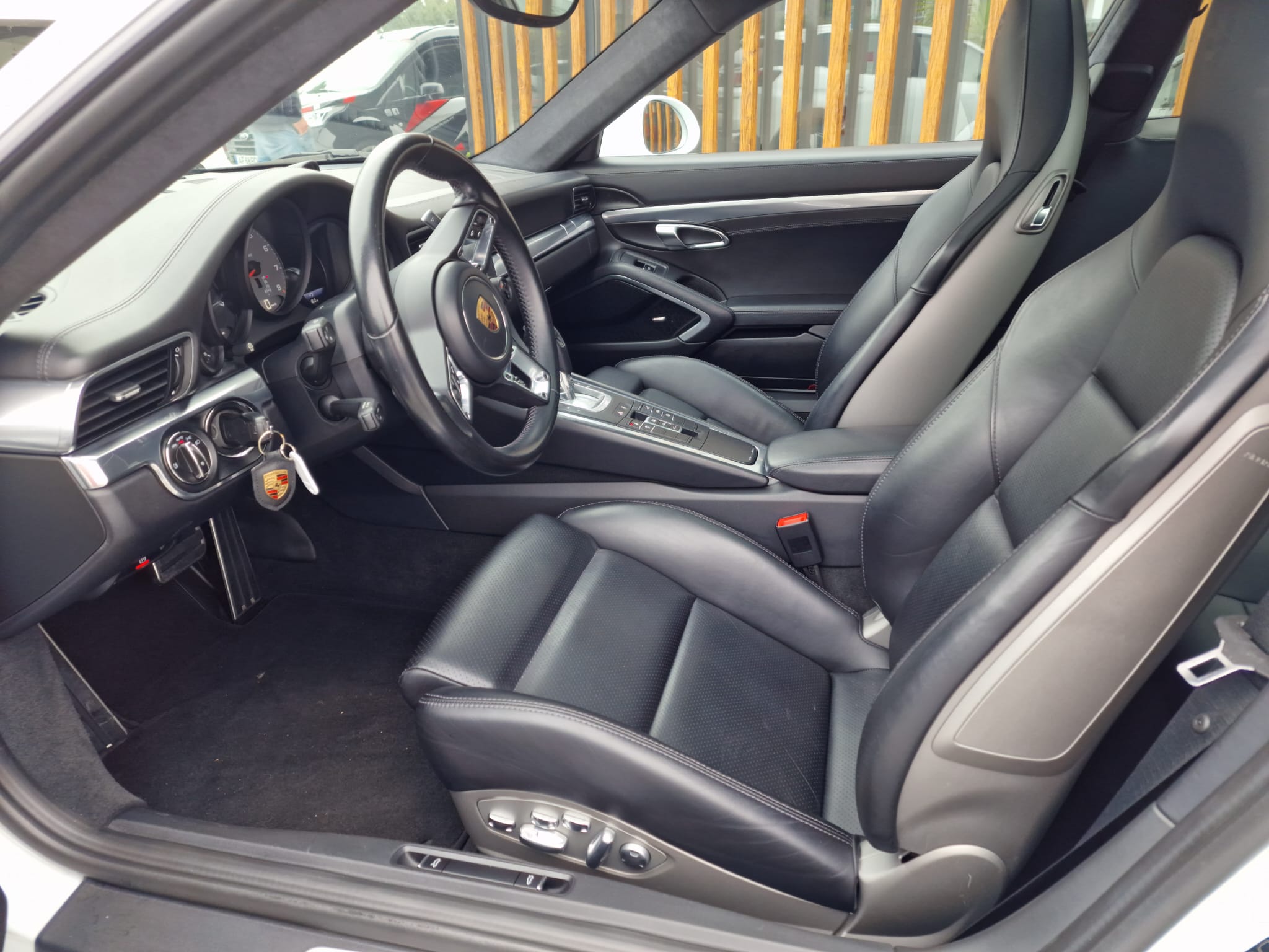 
								Porsche 911 Carrera 4 GTS total									