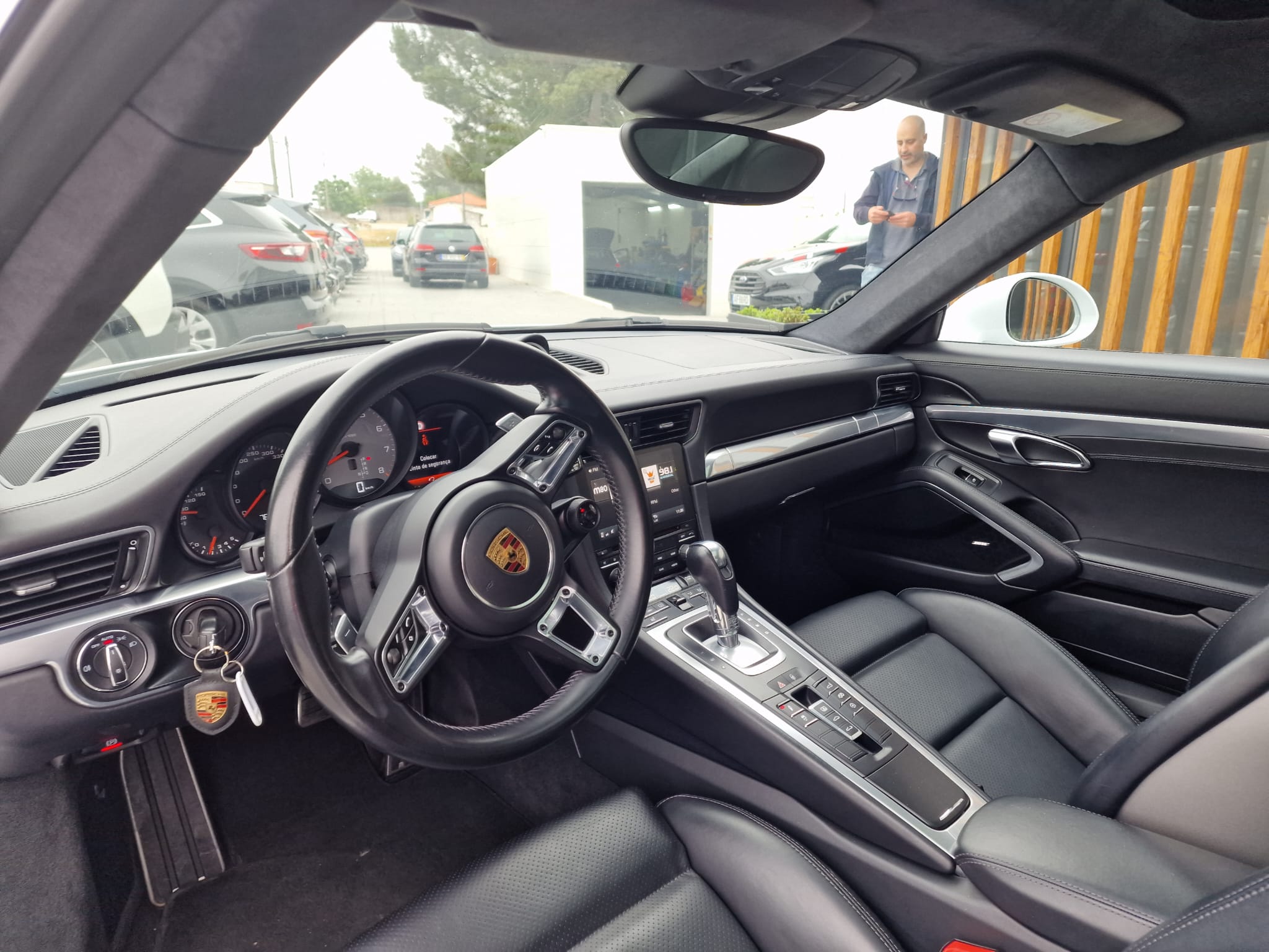 
								Porsche 911 Carrera 4 GTS total									