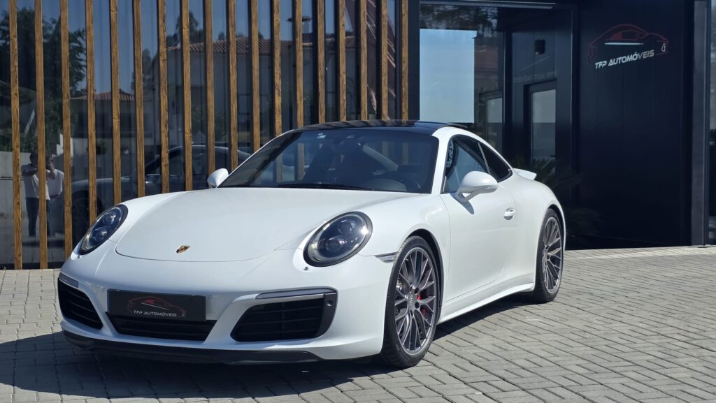 Porsche 911 Carrera 4 S