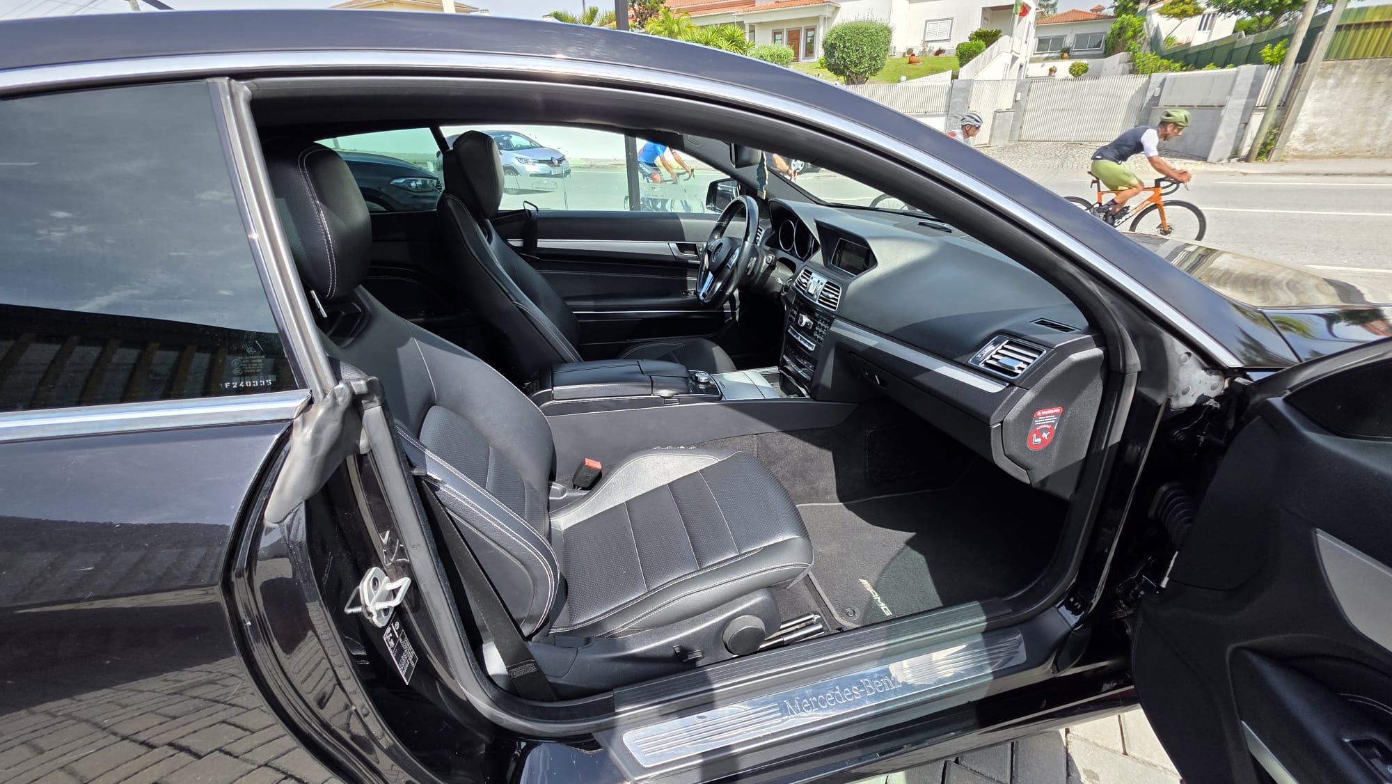 
								Mercedes E250 CDI Coupe AMG total									