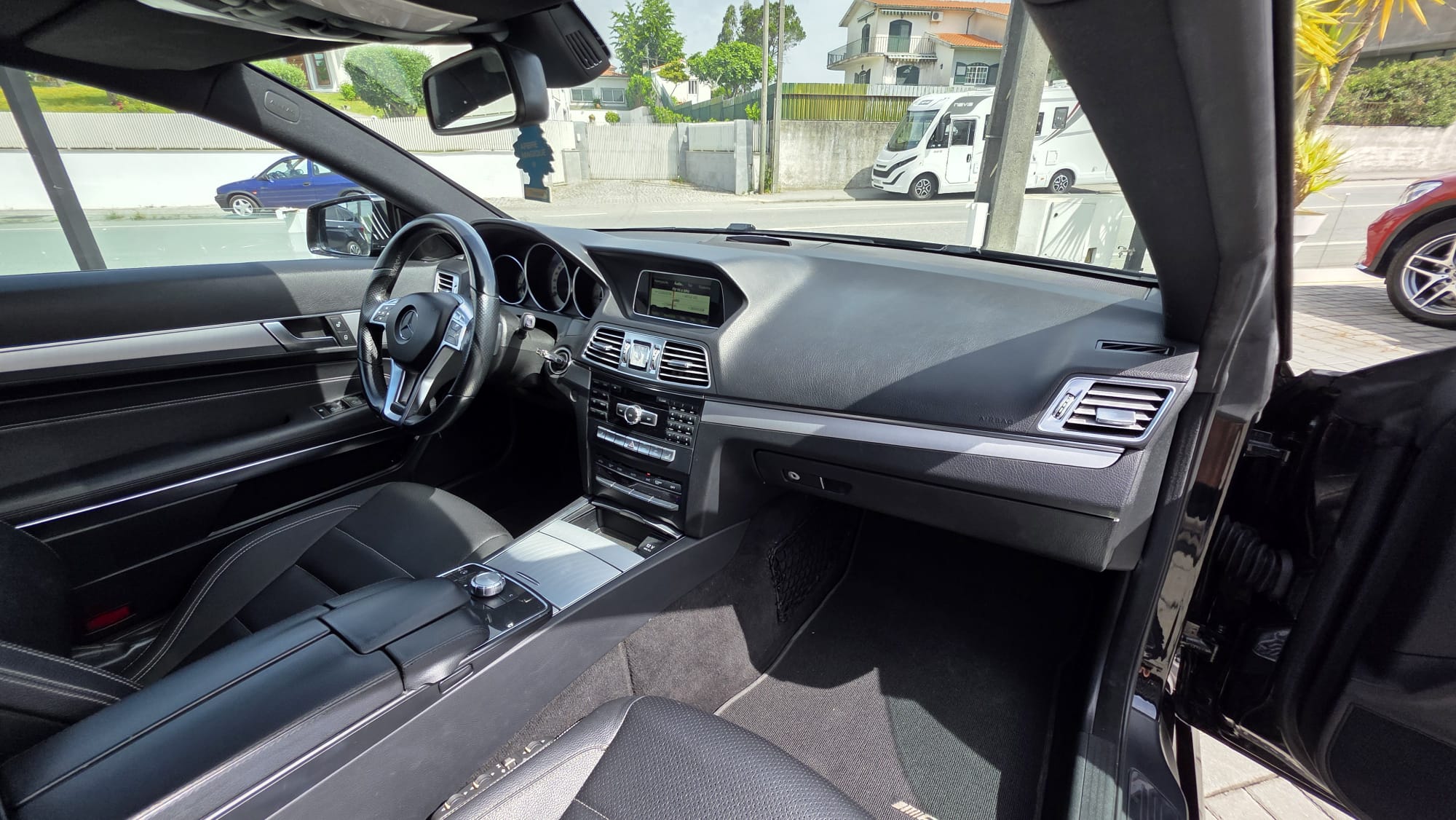 
								Mercedes E250 CDI Coupe AMG total									