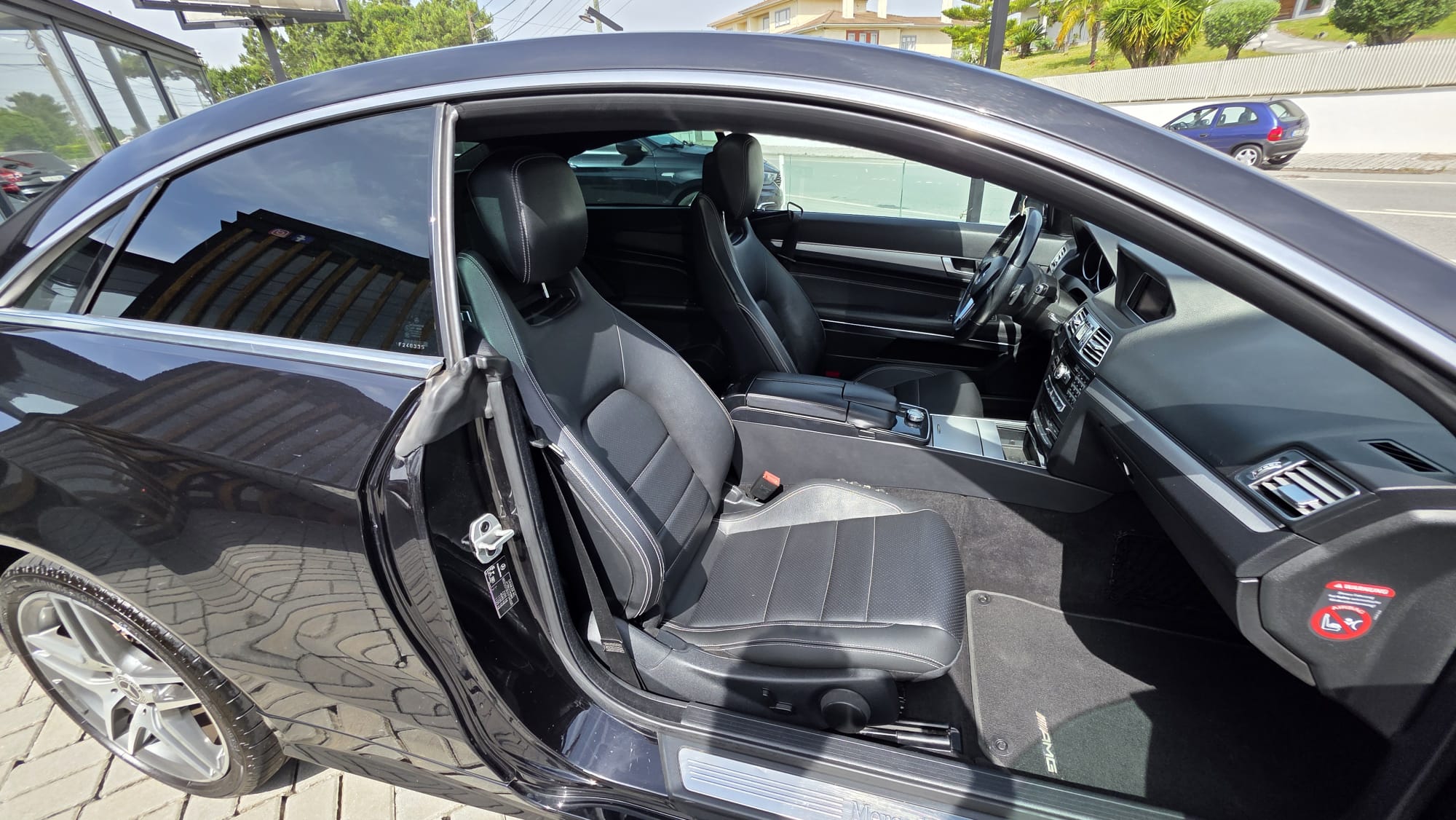 
								Mercedes E250 CDI Coupe AMG total									