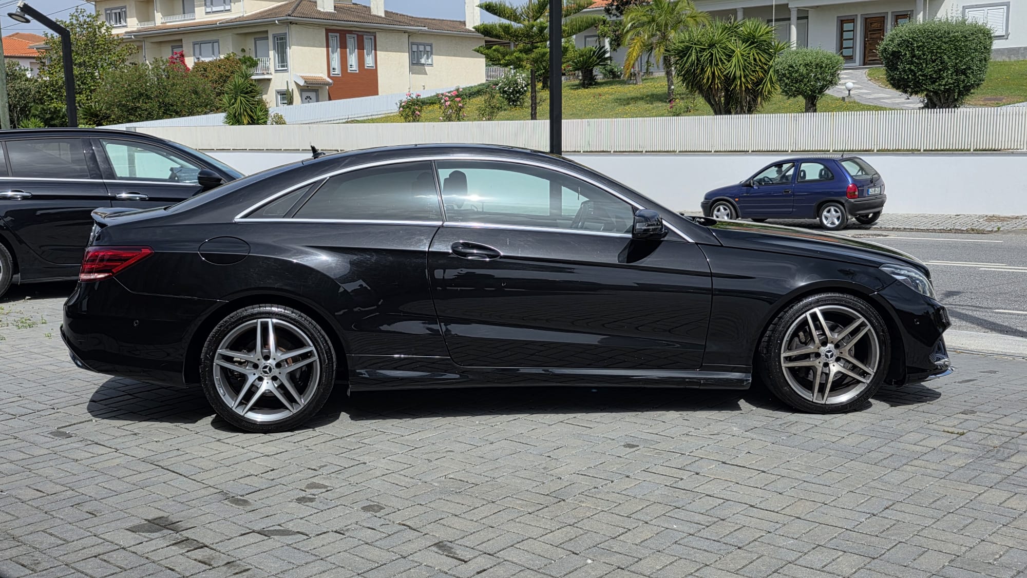 
								Mercedes E250 CDI Coupe AMG total									