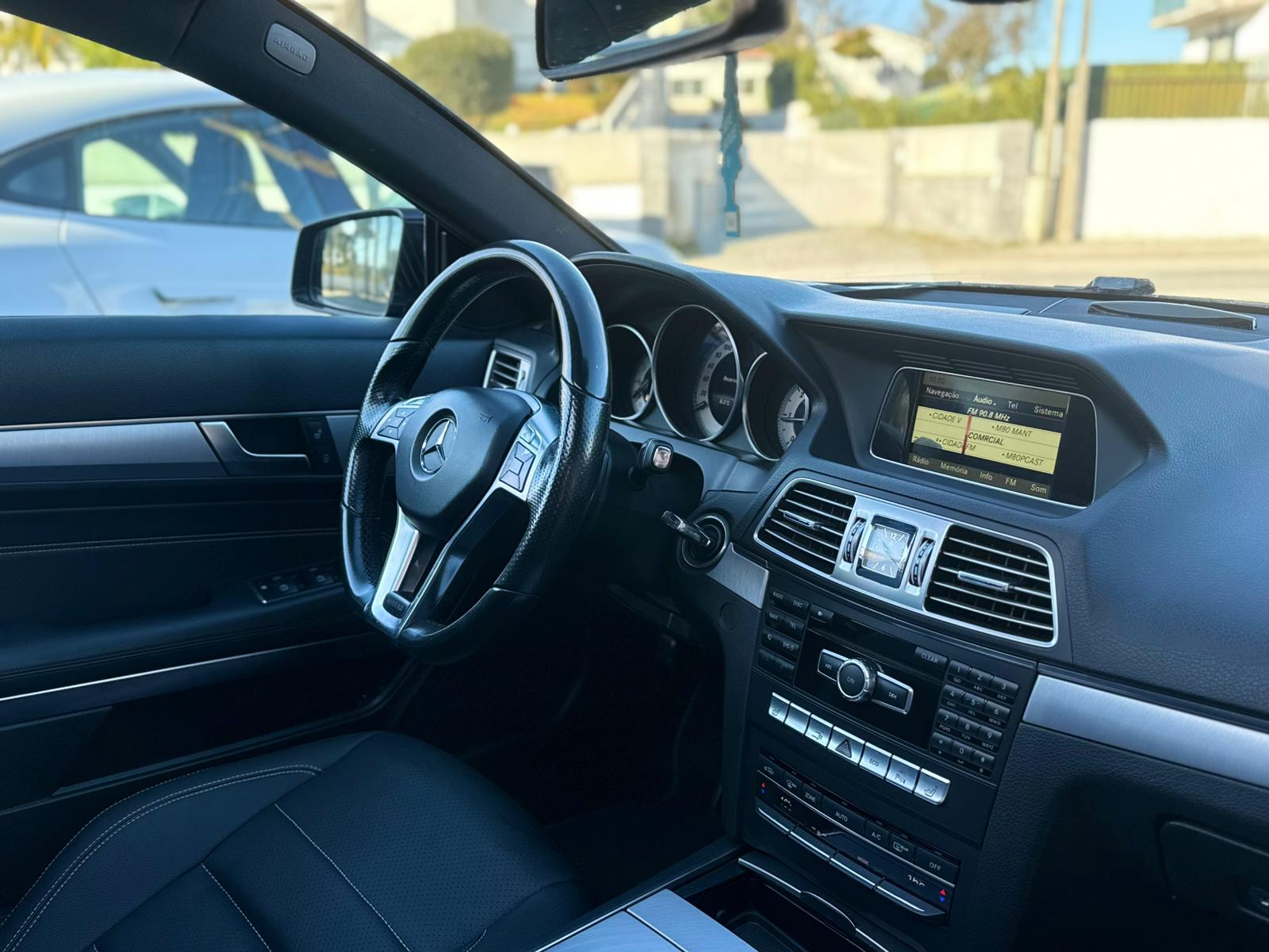 
								Mercedes E250 CDI Coupe AMG total									