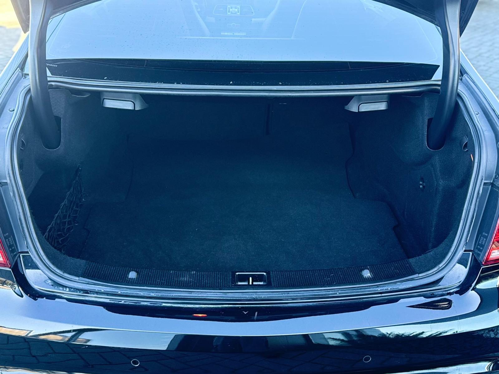 
								Mercedes E250 CDI Coupe AMG total									