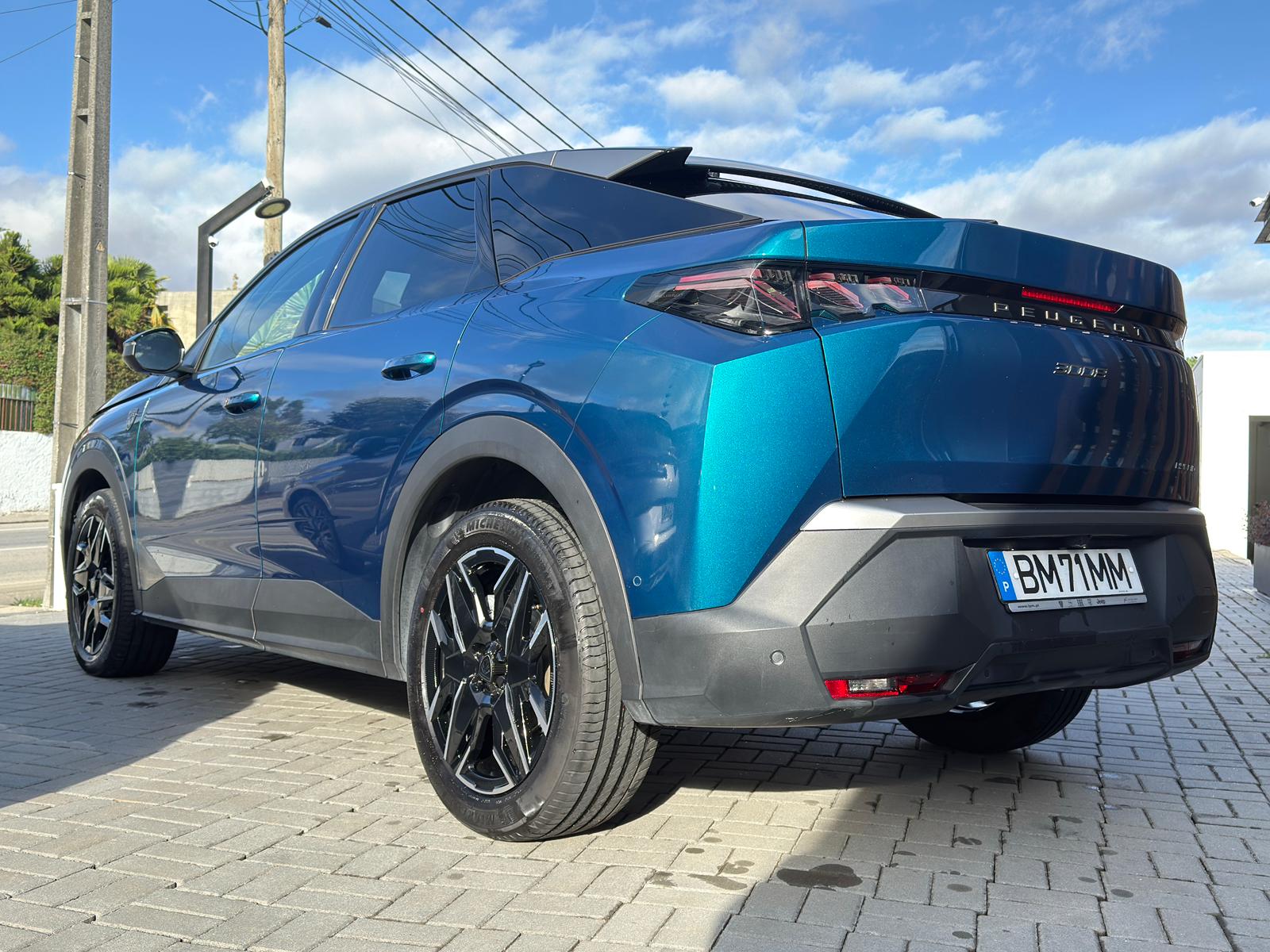 
								Peugeot 3008 1.2 Hybrid GT total									