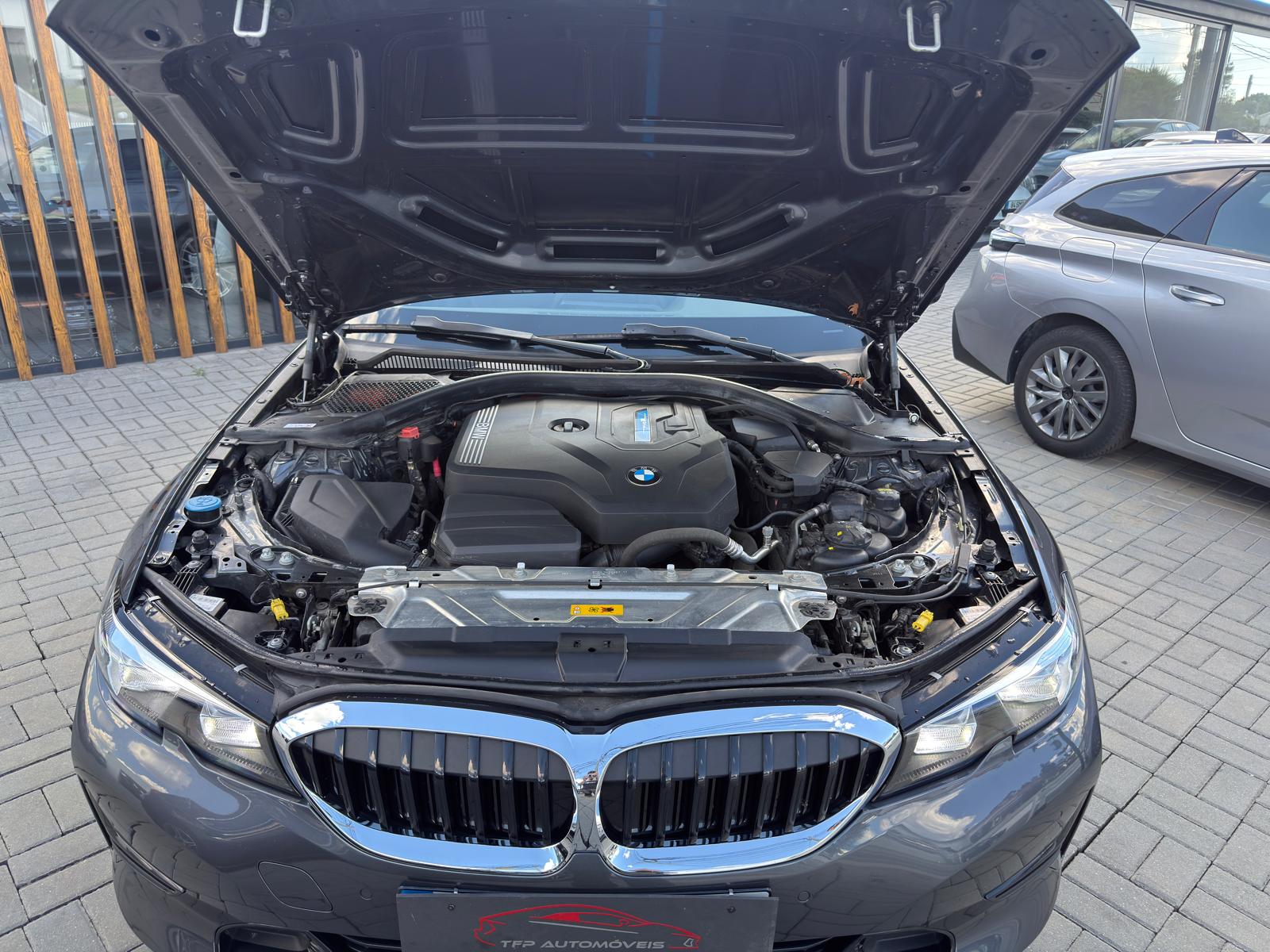 
								BMW 320e Sport total									