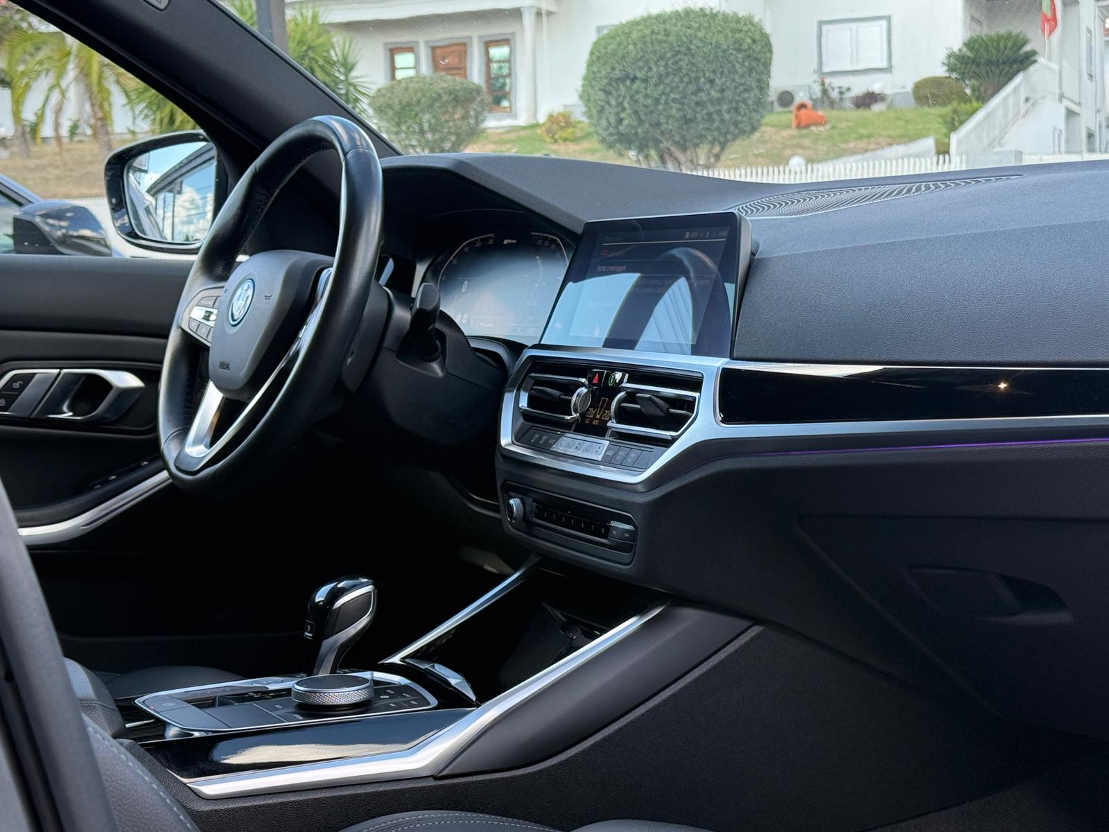 
								BMW 320e Sport total									