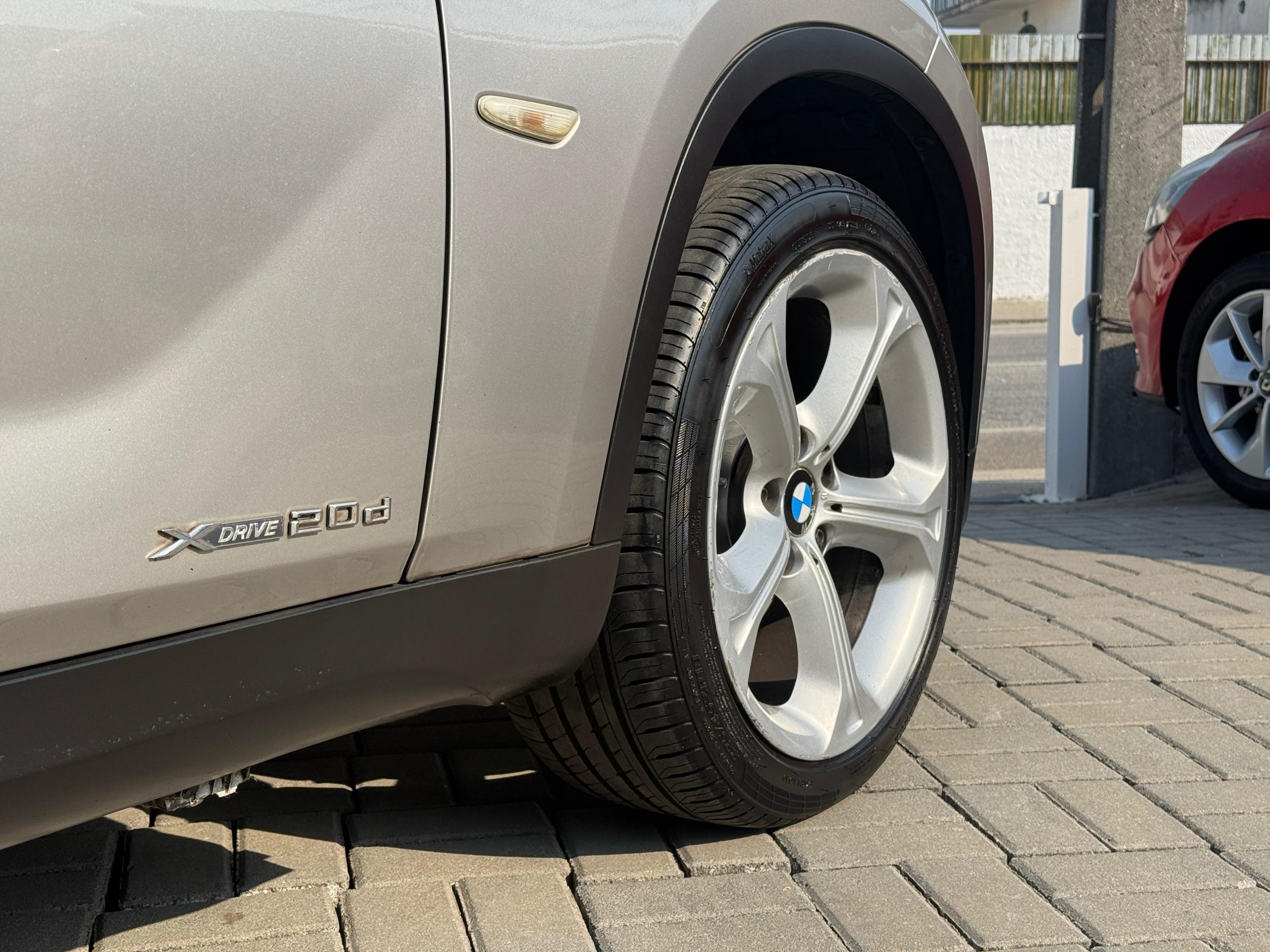 
								BMW X1 20 d xDrive total									