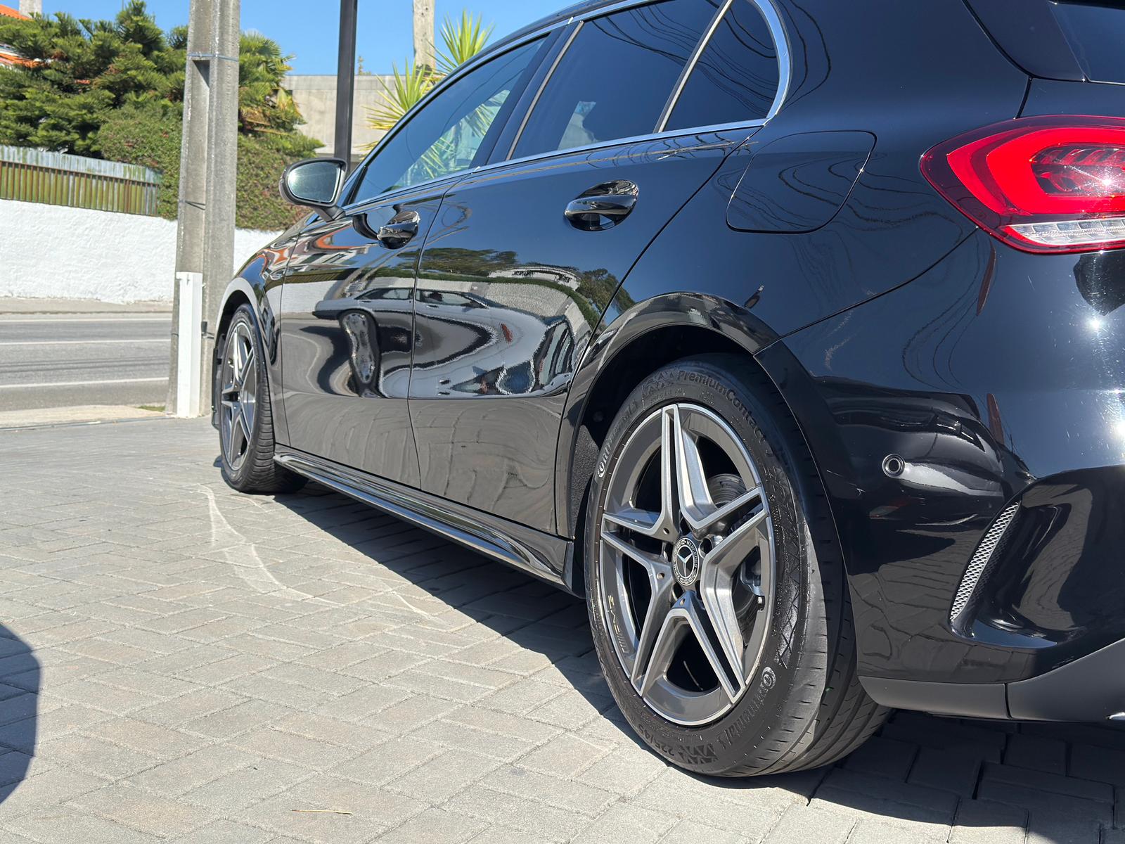 
								Mercedes-Benz Classe A 180 d AMG total									