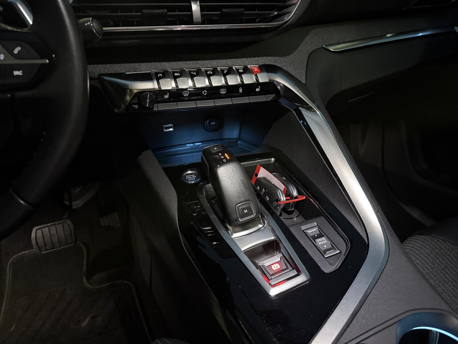 
								Peugeot 3008 1.2 PureTech Allure EAT6 total									