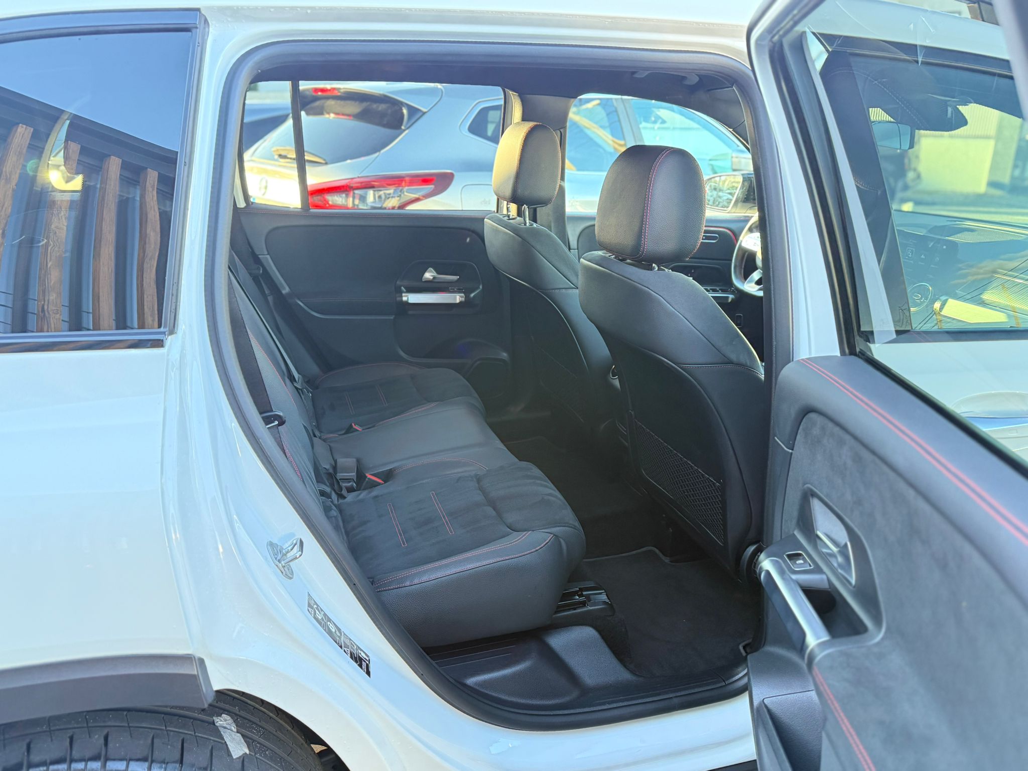 
								Mercedes GLB 200d AMG 7 Lugares total									