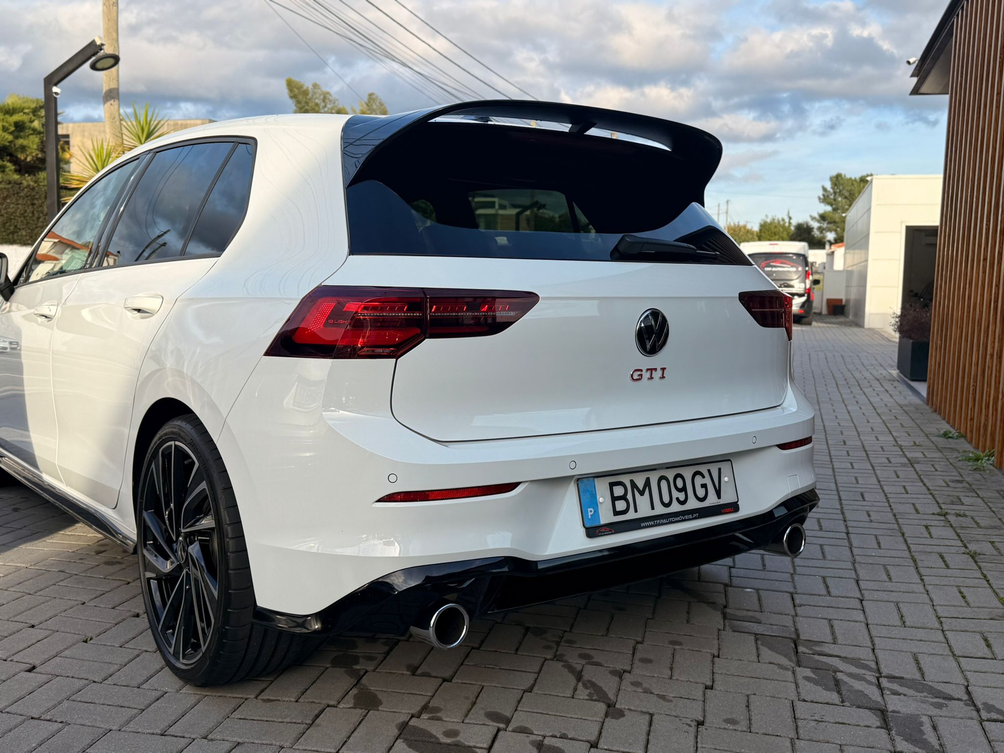 
								VW Golf 2.0 TSI GTI DSG Performance total									
