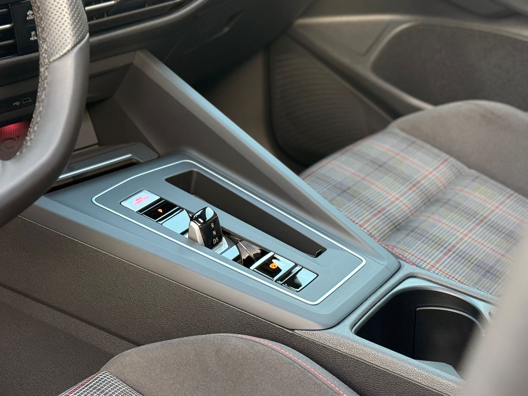 
								VW Golf 2.0 TSI GTI DSG Performance total									