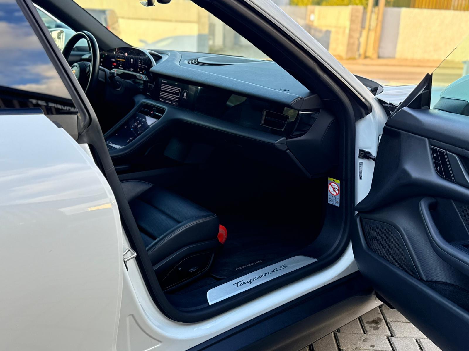 
								Porsche Taycan 4S 2020 total									