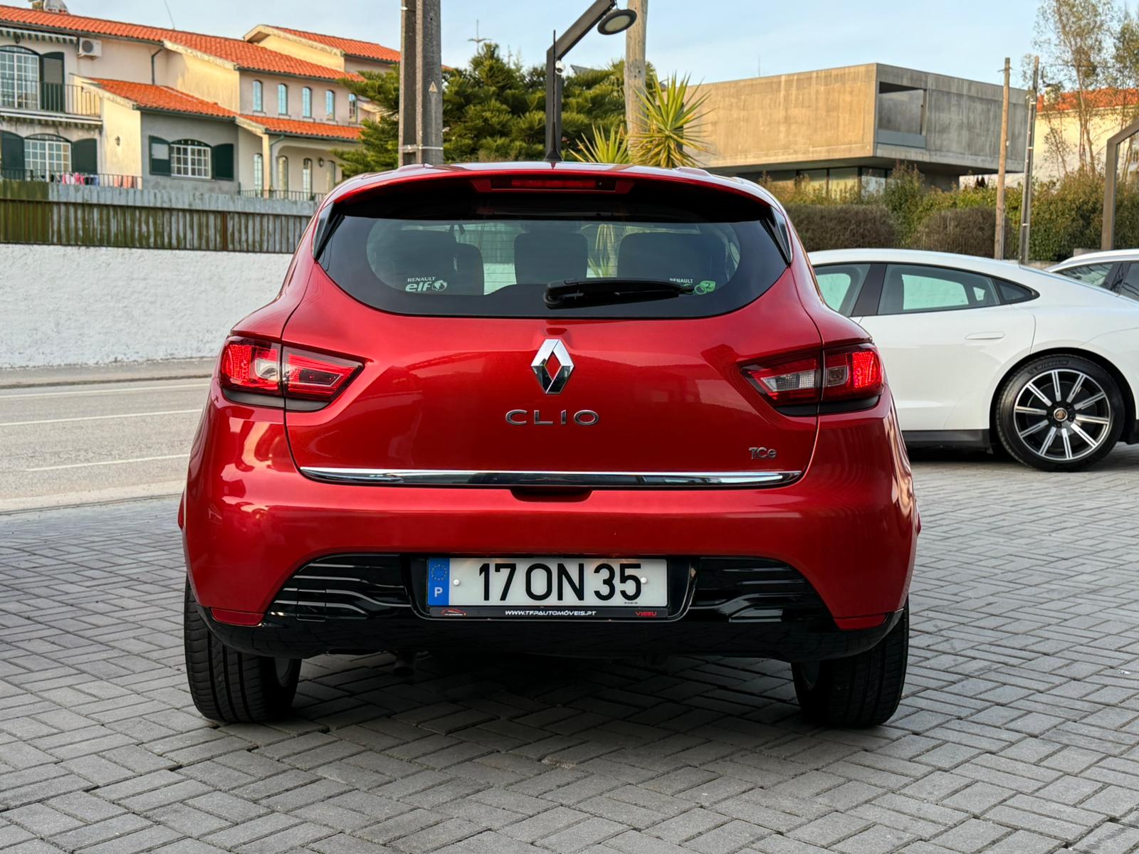 
								Renault Clio 900 TCE Dinamic total									