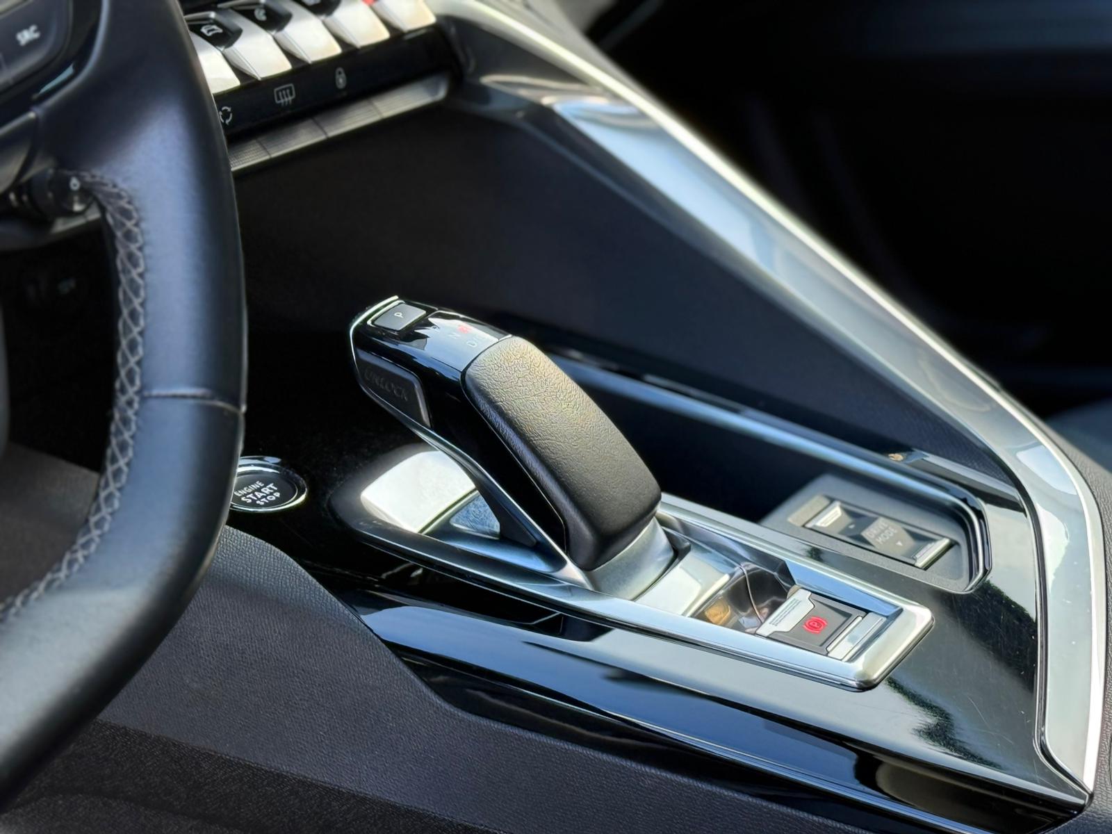 
								Peugeot 3008 1.6 Hybrid Allure 2022 total									