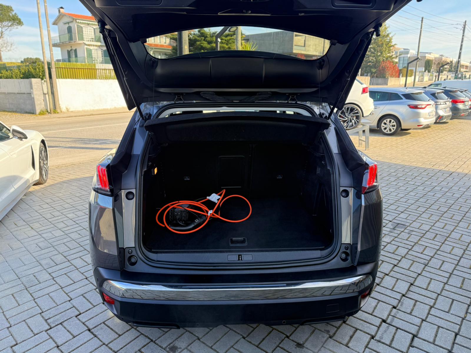 
								Peugeot 3008 1.6 Hybrid Allure 2022 total									