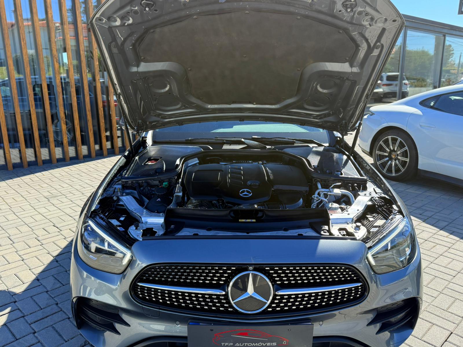 
								Mercedes E300de 2021 total									