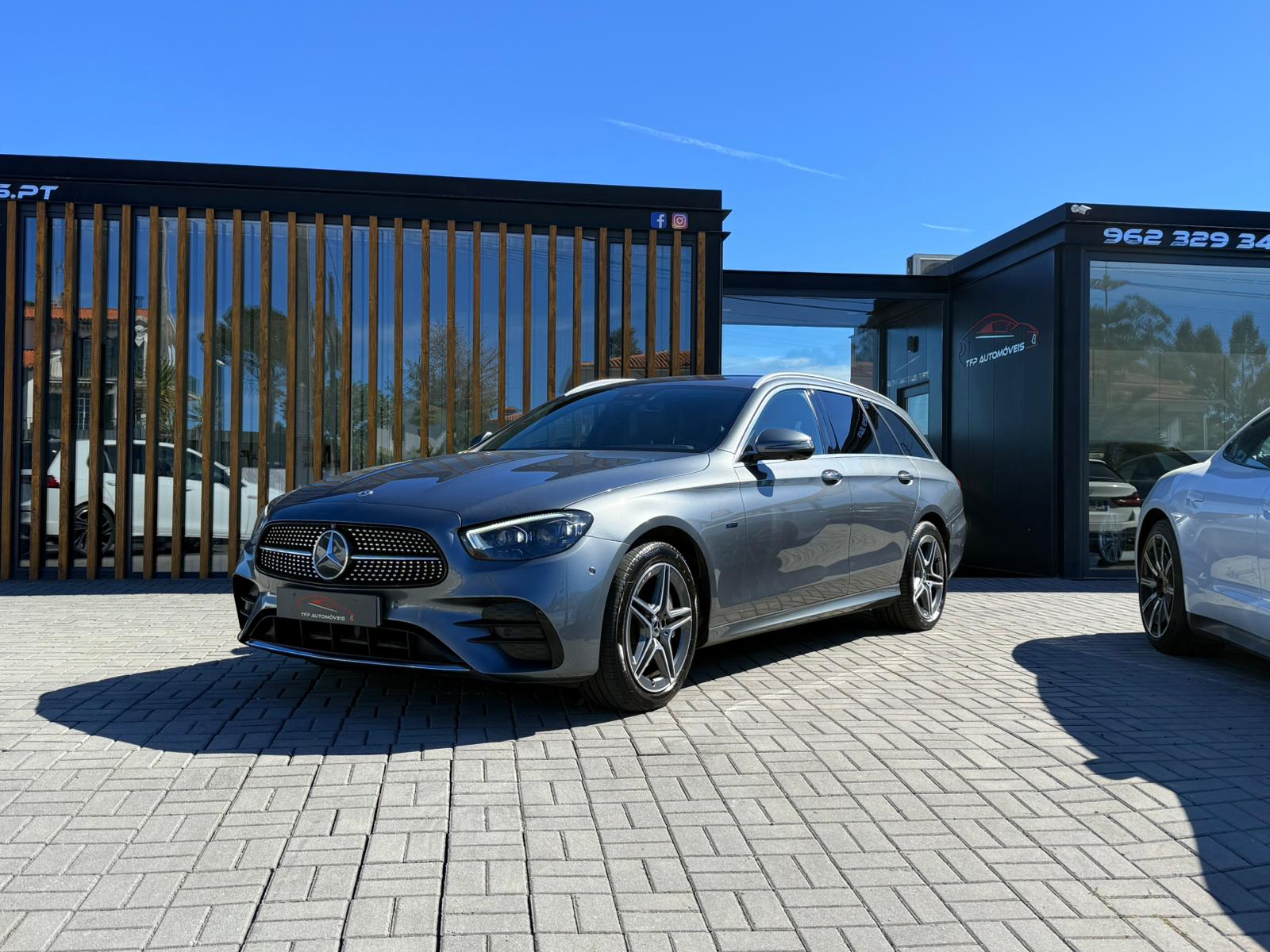 
								Mercedes E300de 2021 total									