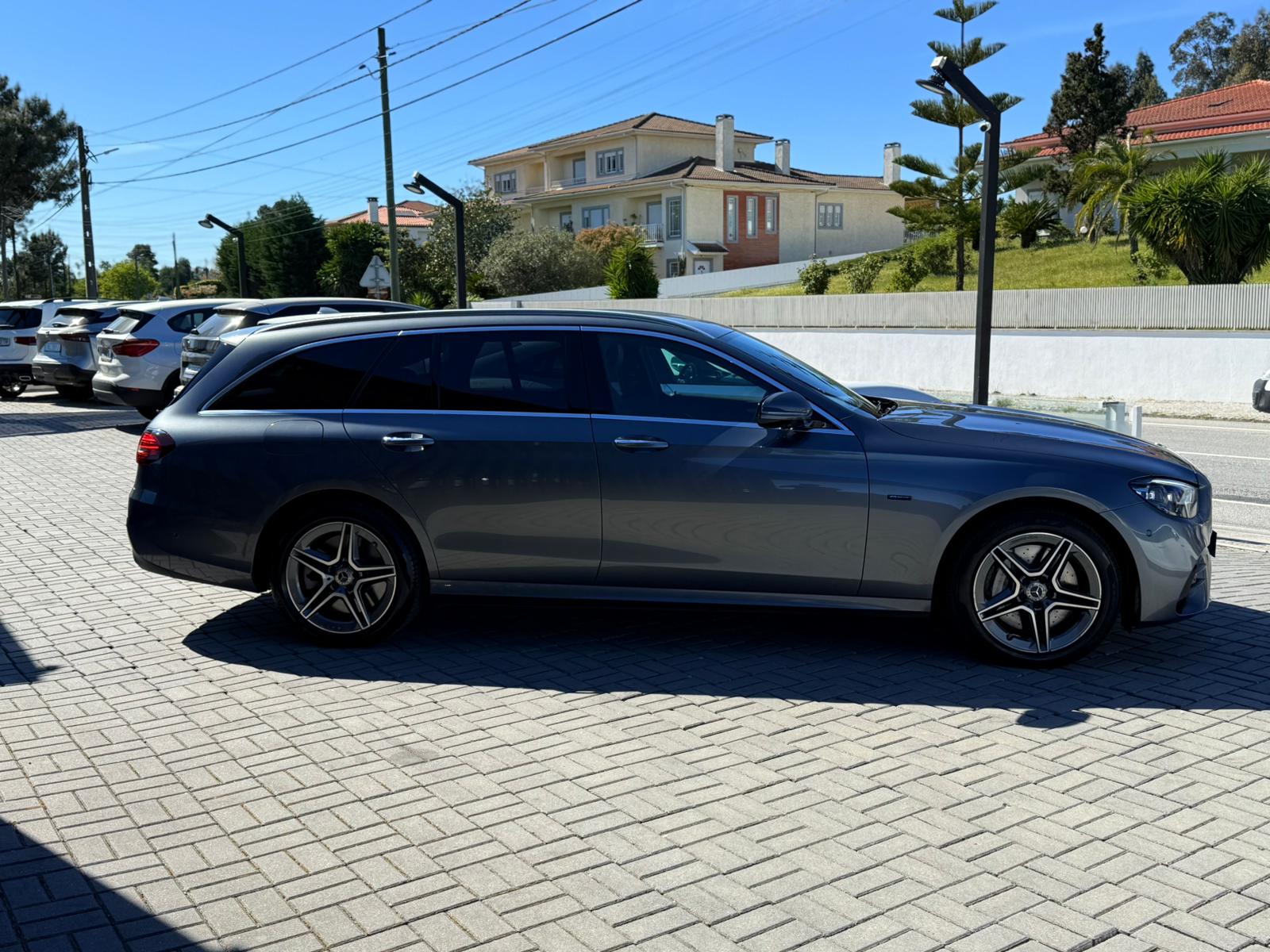 
								Mercedes E300de 2021 total									