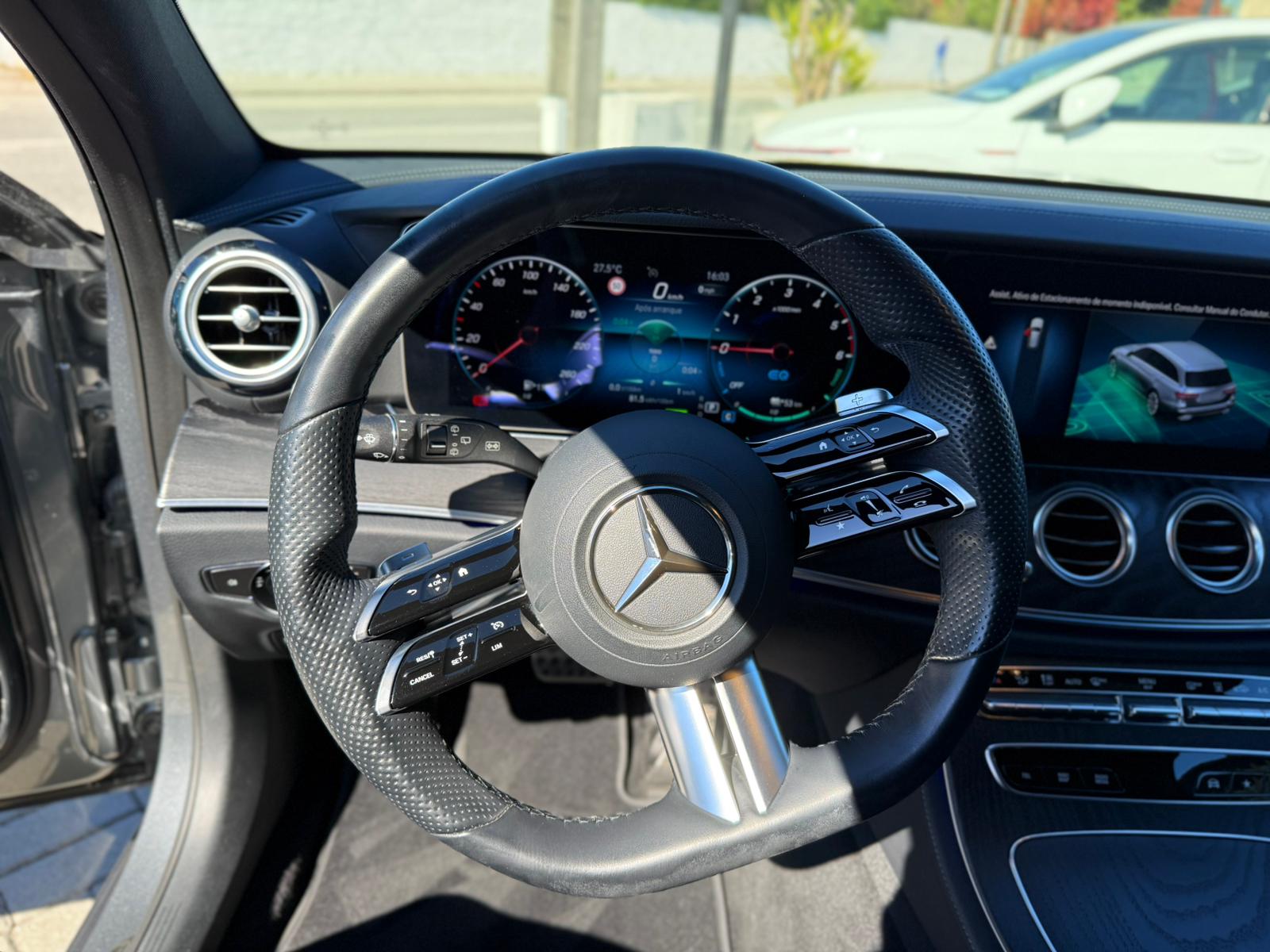 
								Mercedes E300de 2021 total									