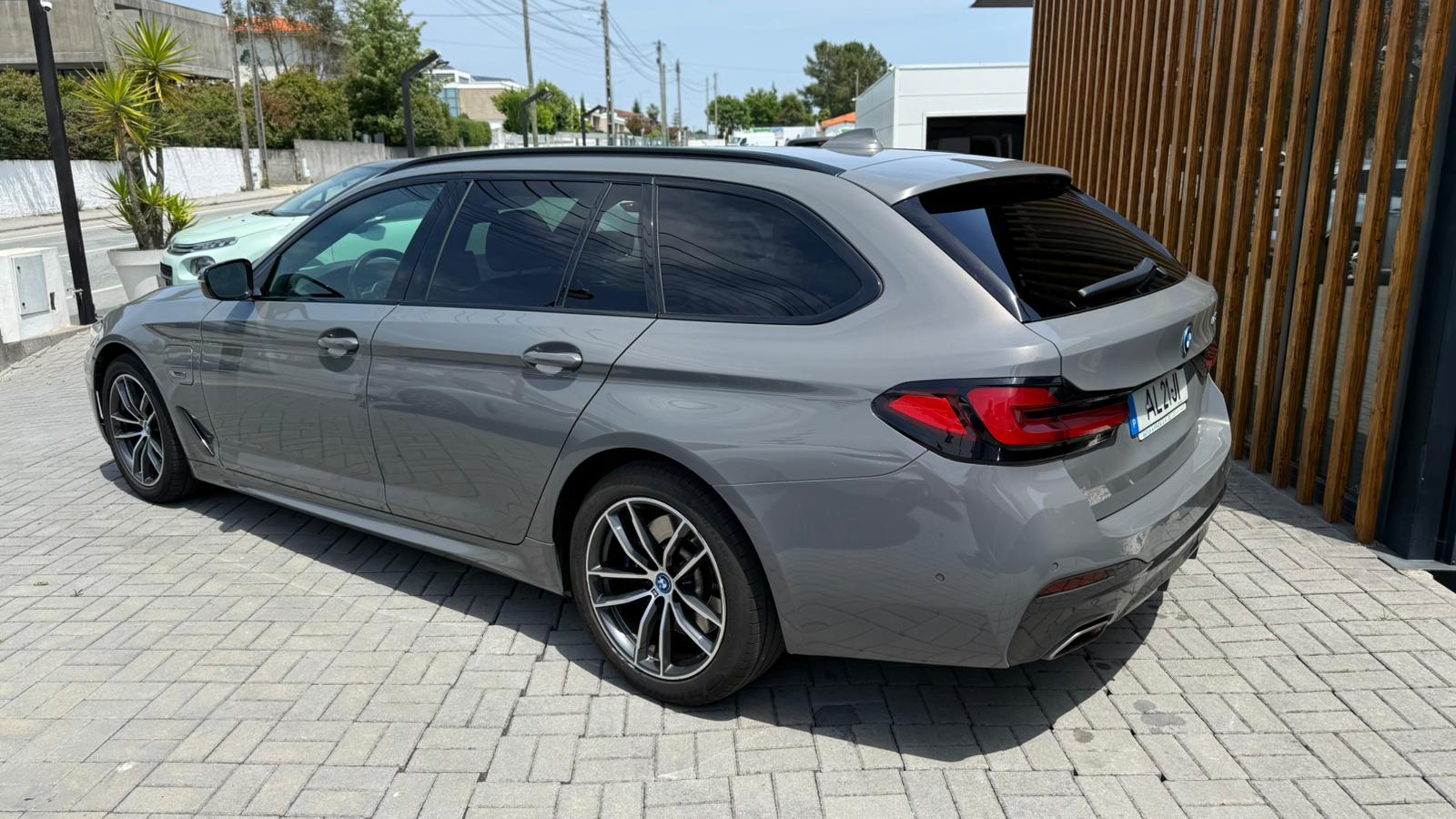 
								BMW 530e 2021 Pack M total									