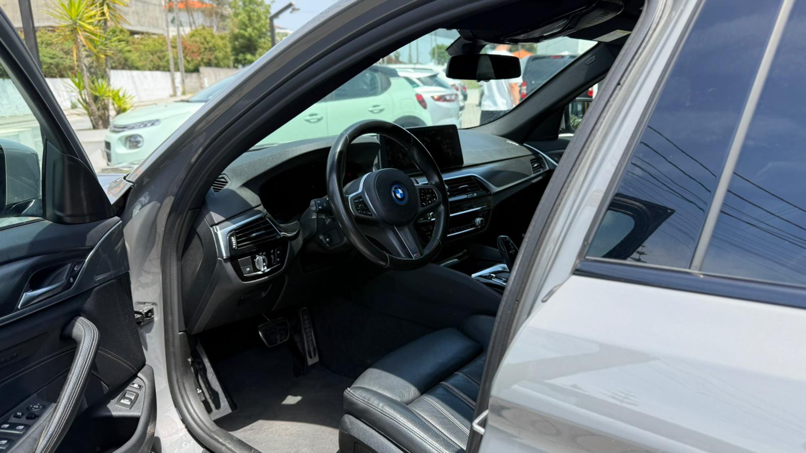 
								BMW 530e 2021 Pack M total									