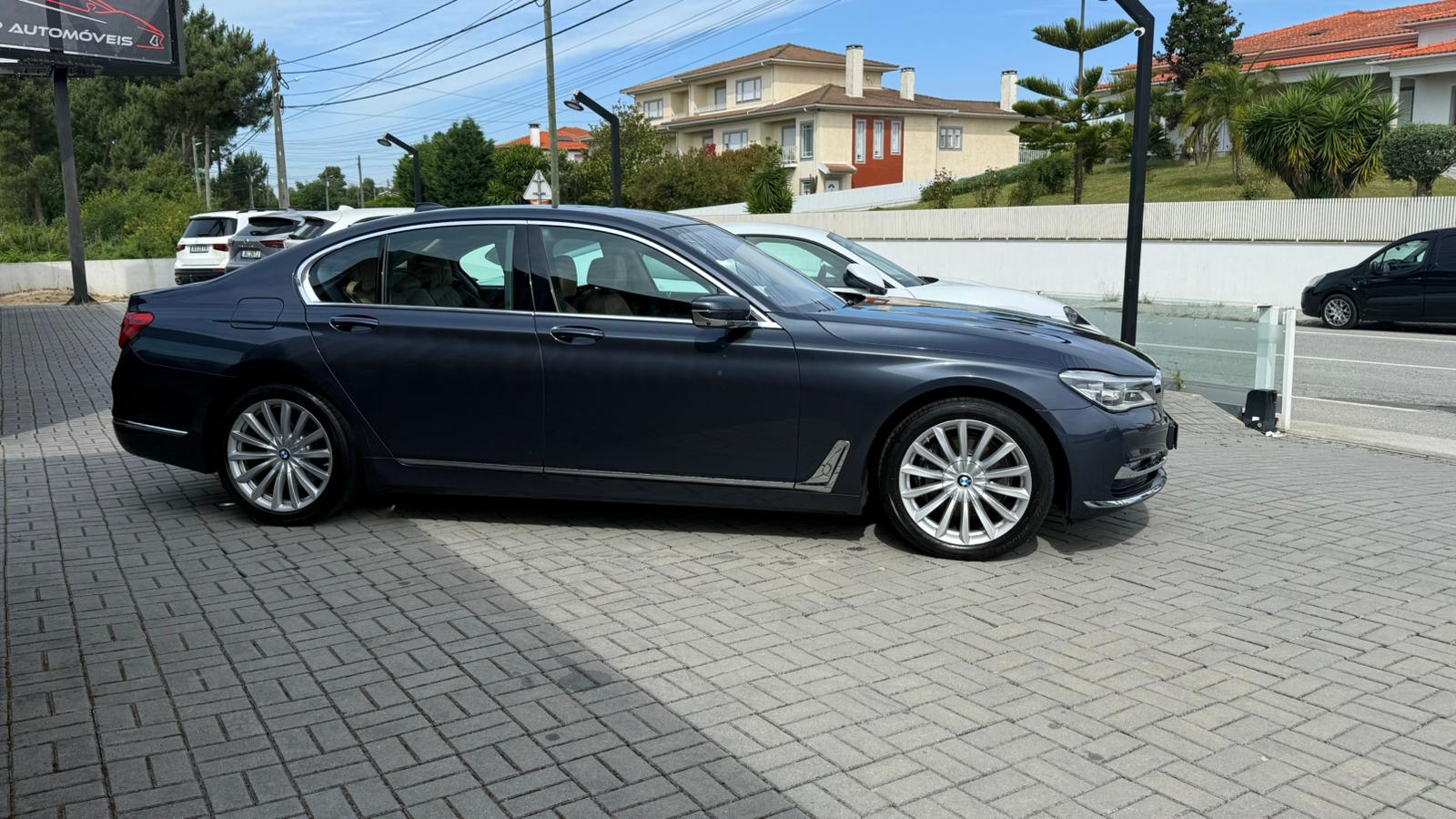 
								BMW 730d 2015 Full Extras total									