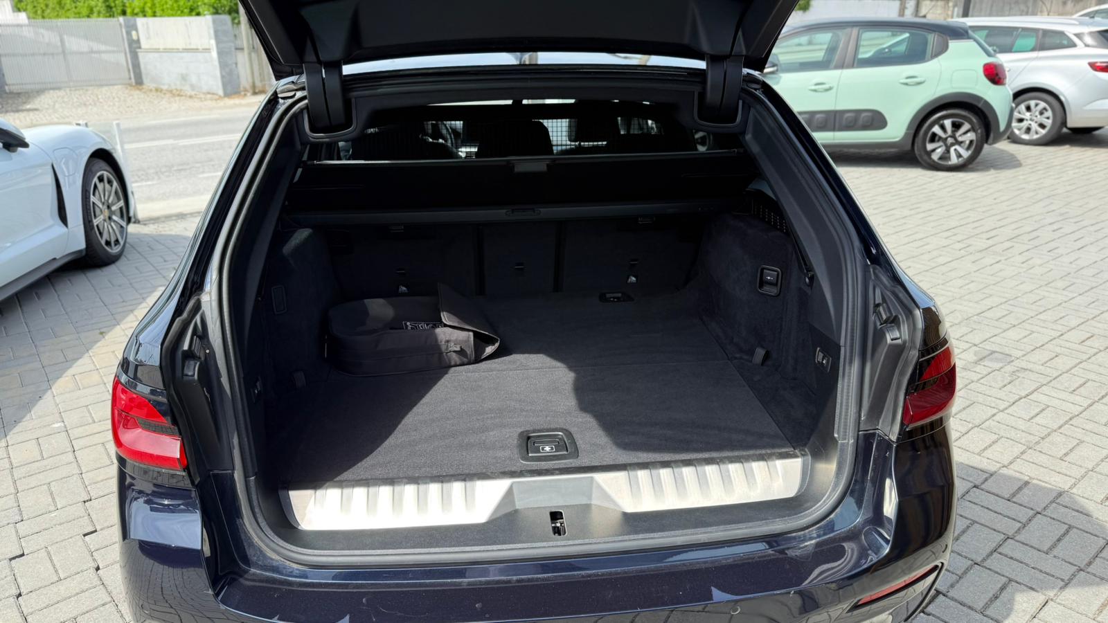 
								BMW 530e 2021 Pack M total									