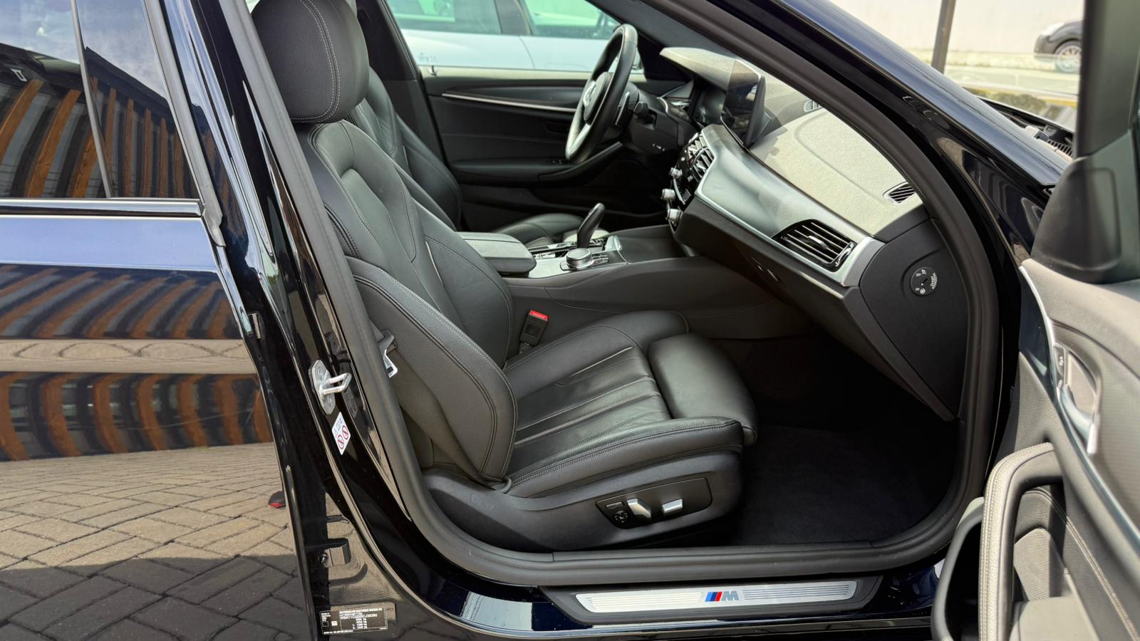 
								BMW 530e 2021 Pack M total									