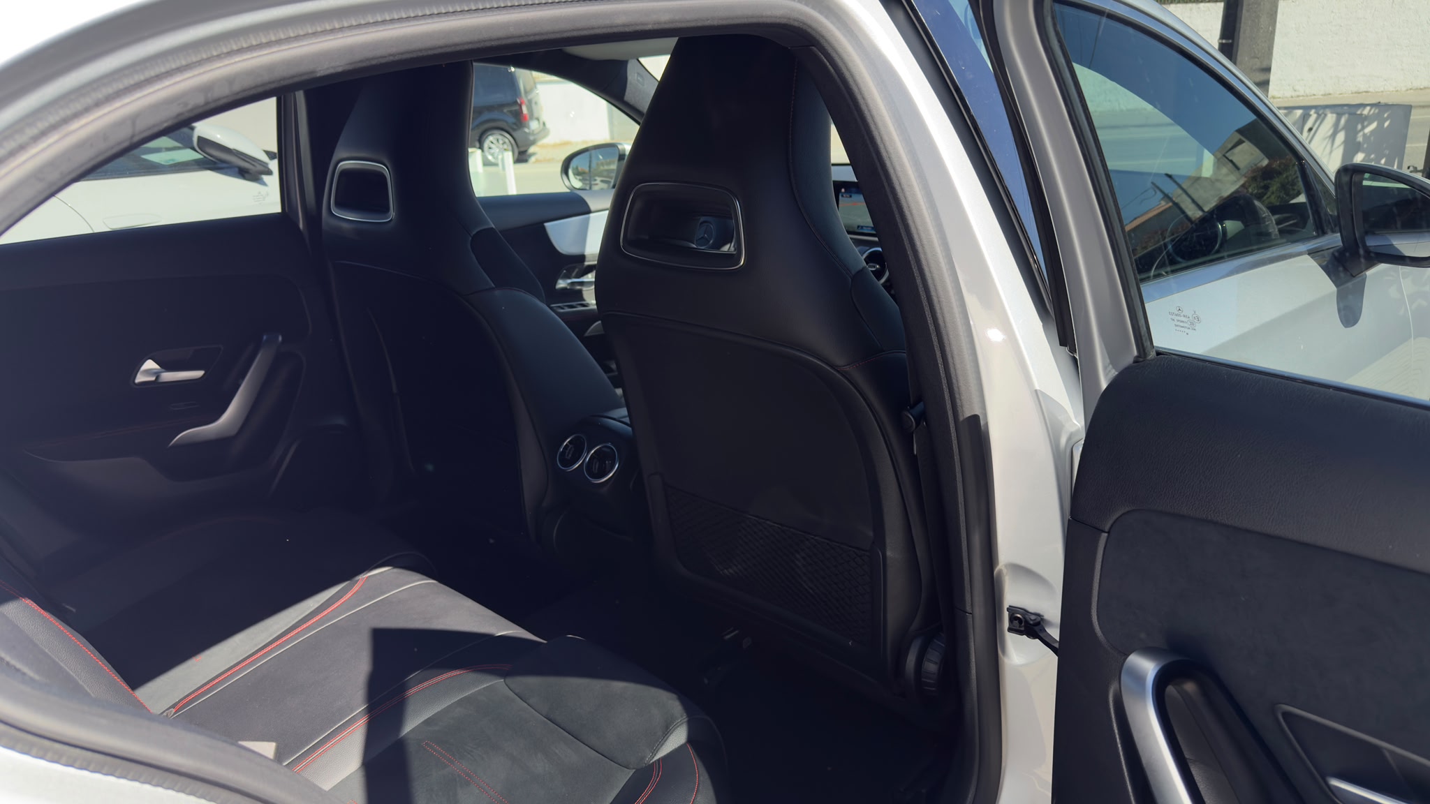 
								Mercedes Class A180d AMG 2018 total									