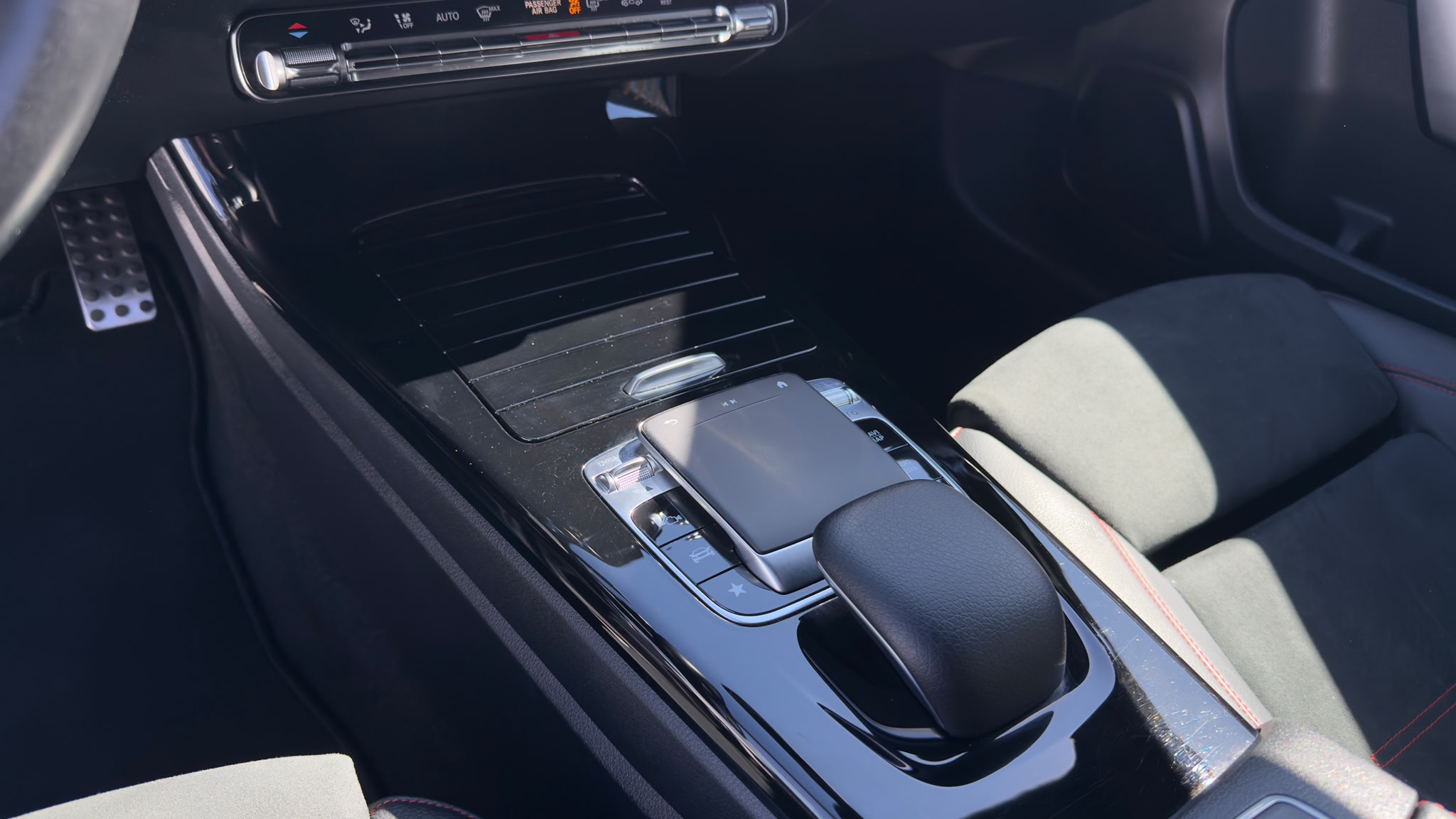 
								Mercedes Class A180d AMG 2018 total									