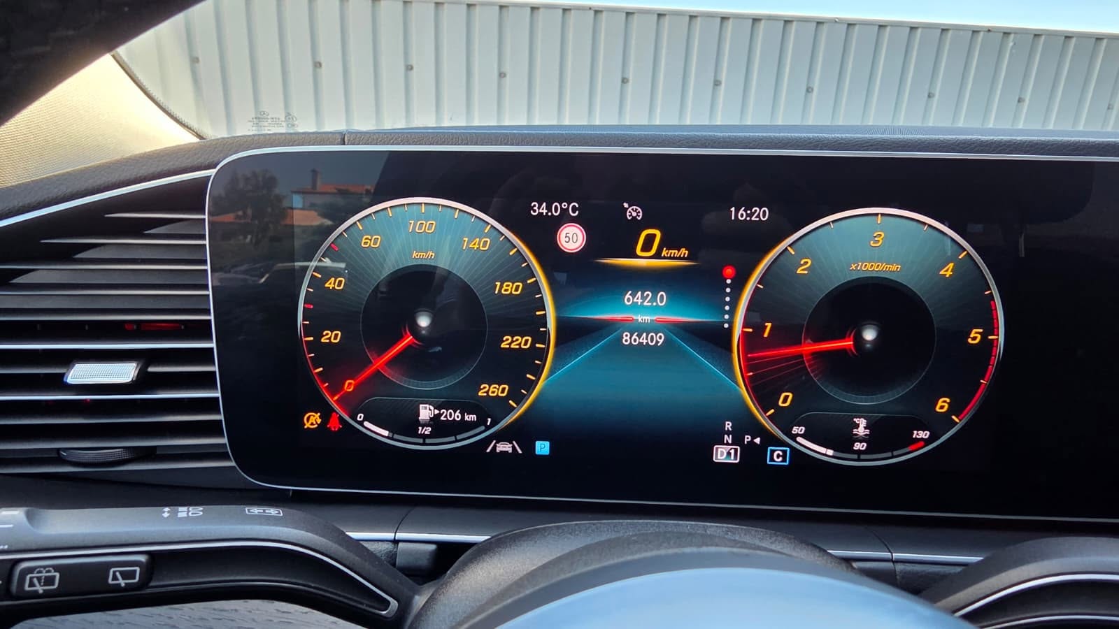 
								Mercedes-Benz GLE 400 d 4Matic total									