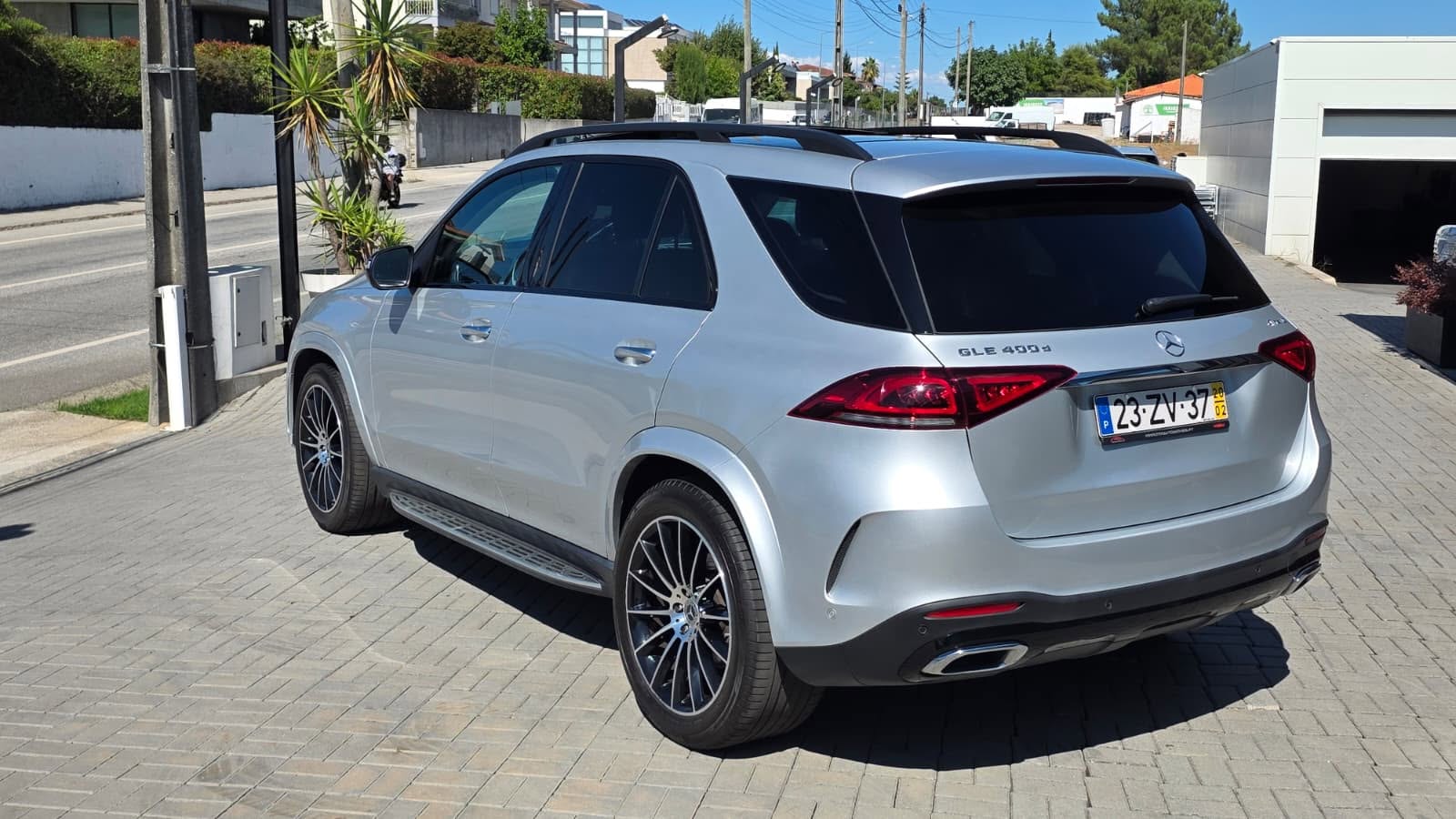 
								Mercedes-Benz GLE 400 d 4Matic total									