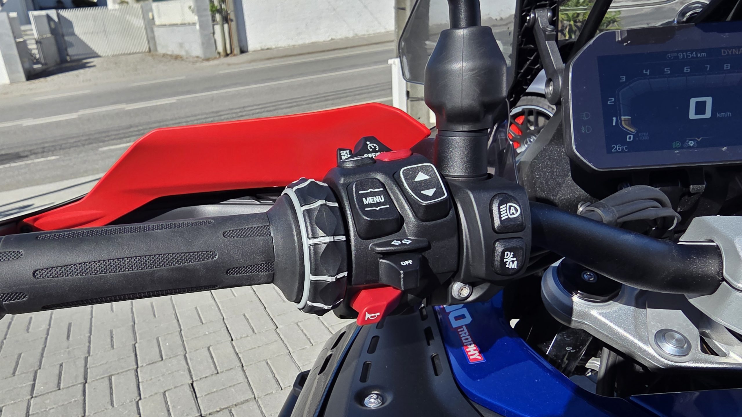 
								BMW R 1300 GS Adventure Trophy total									