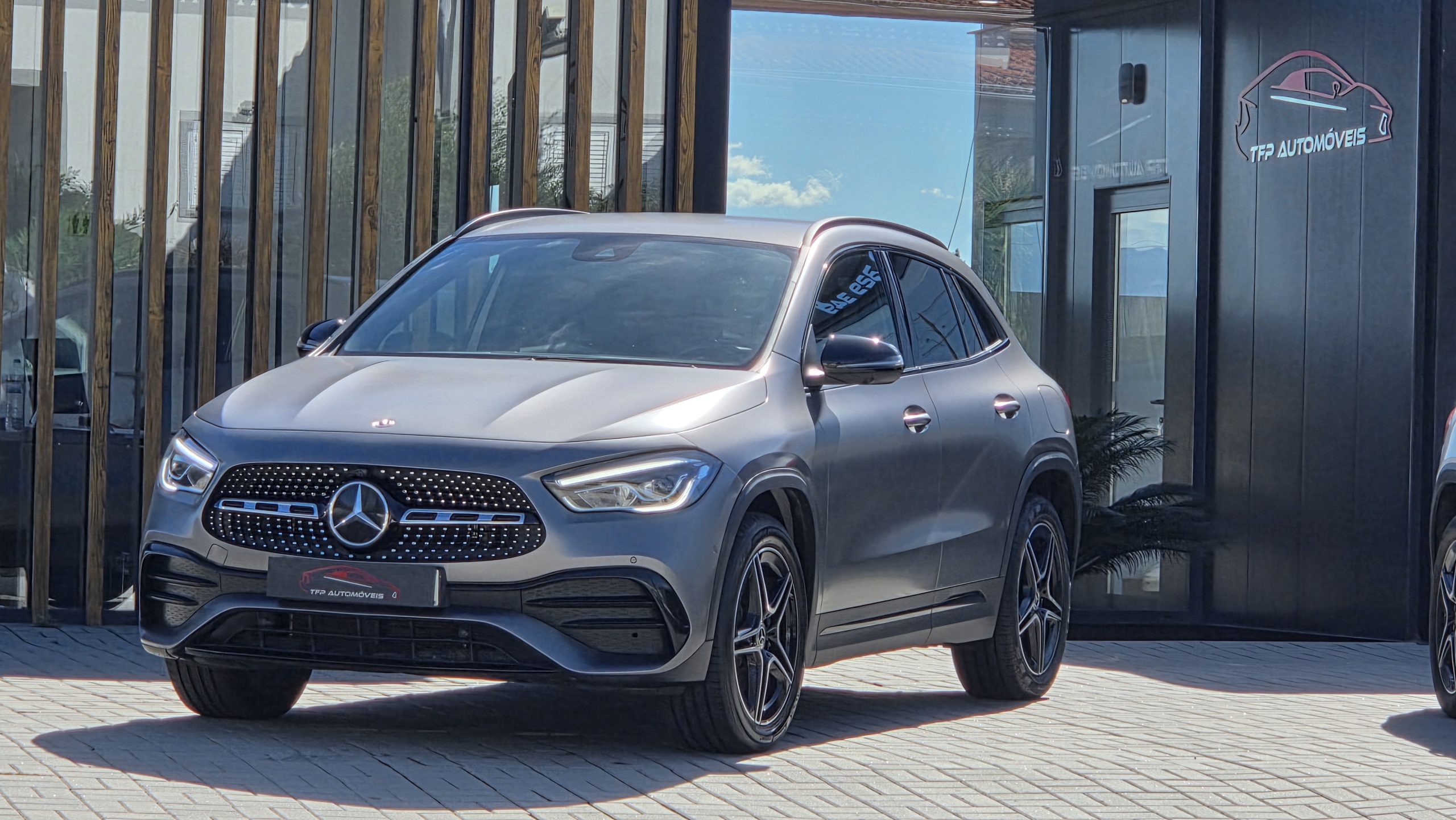 
								Mercedes Gla 250e AMG 2021 total									