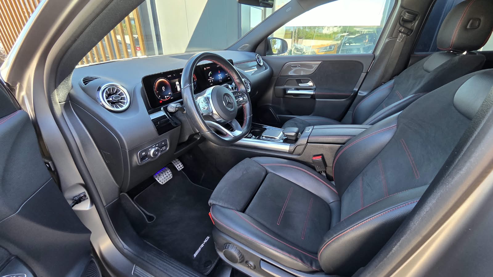 
								Mercedes Gla 250e AMG 2021 total									