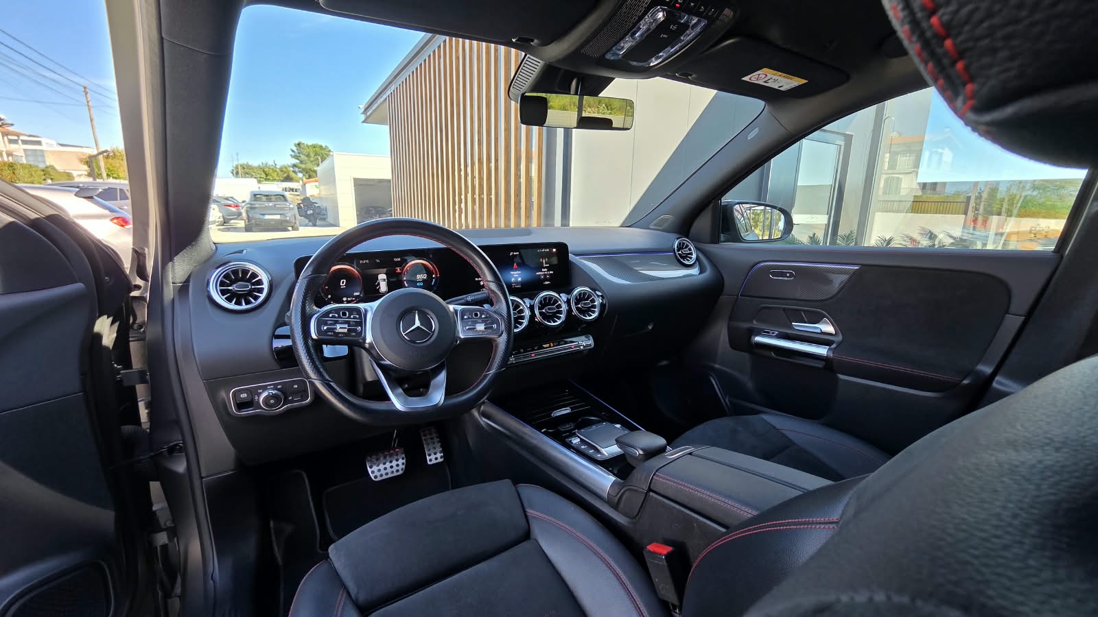 
								Mercedes Gla 250e AMG 2021 total									