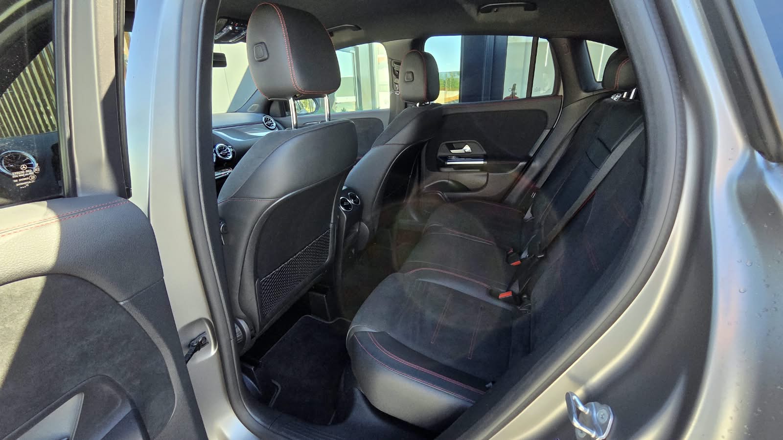 
								Mercedes Gla 250e AMG 2021 total									