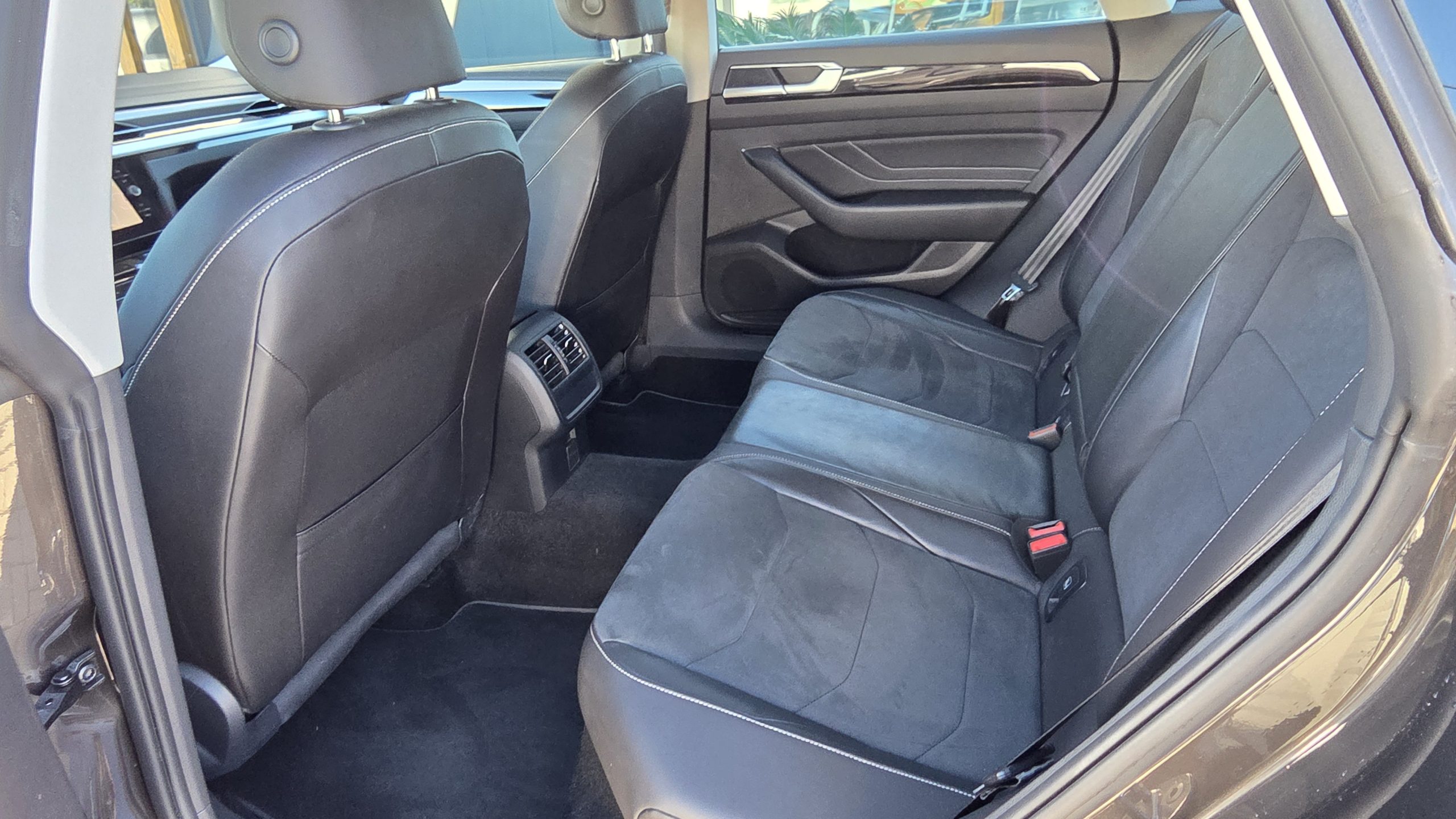 
								VW Arteon 1.4 TSI eHybrid Elegance total									